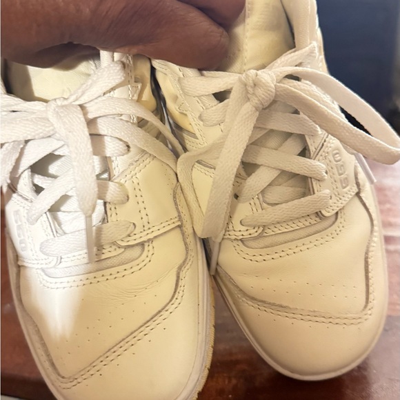 New Balance 550 Women's Cream and White Sneakers - Picture 8 of 12